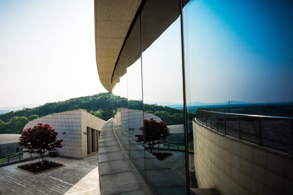 Mycie okien biurowych